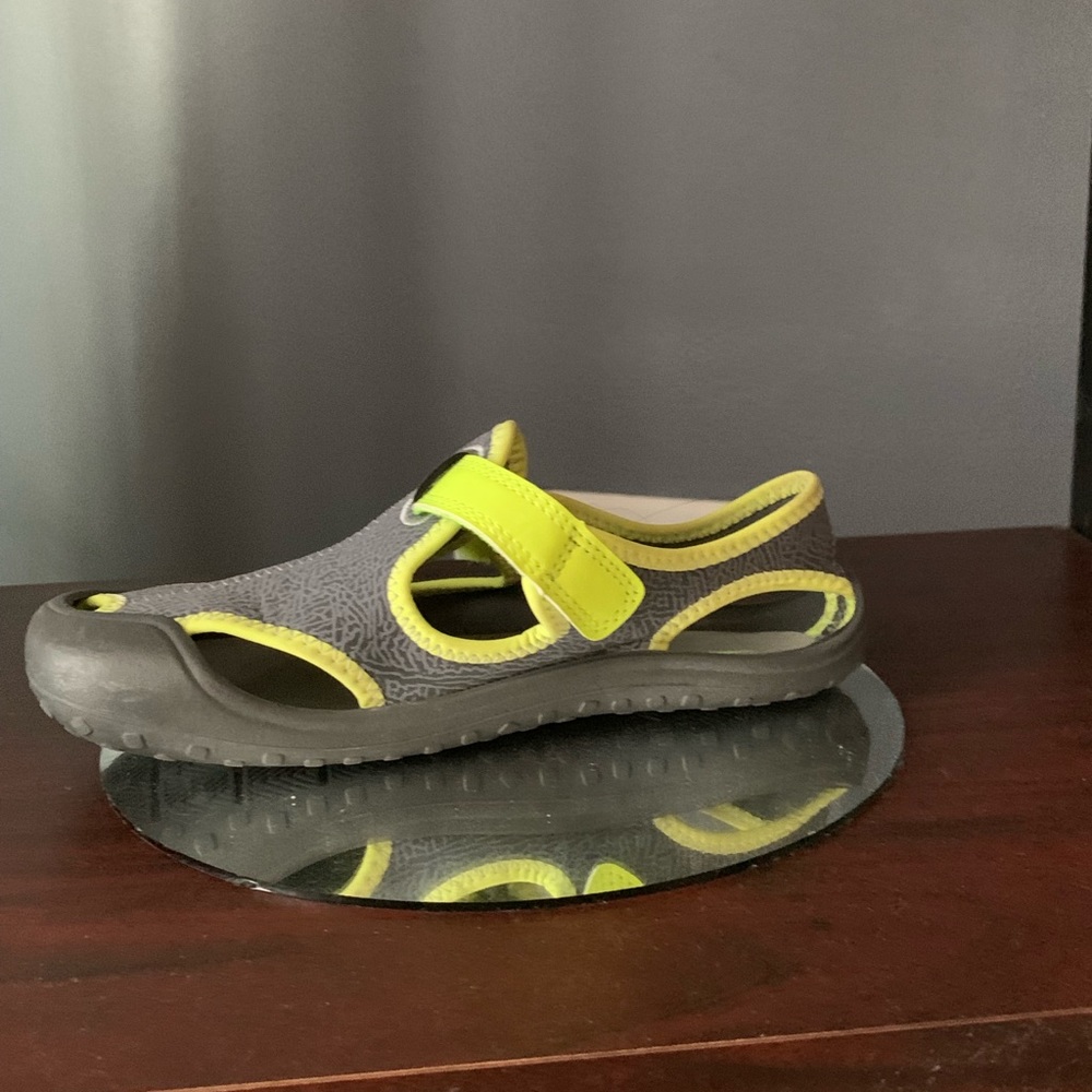 Nike swim shoes
